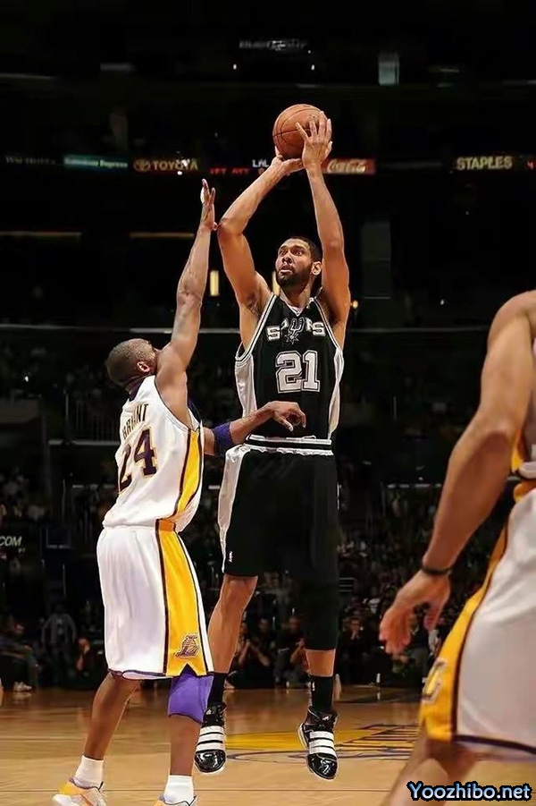 蒂姆-邓肯:NBA75大巨星榜单上的<a href=/lanqiusheji/spurs/ target=_blank class=infotextkey>马刺</a>传奇