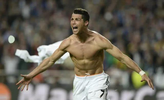 其实C罗在<a href=/zuqiusheji/realmadrid/ target=_blank class=infotextkey>皇马</a>的时候肌肉就已经呈现巅峰