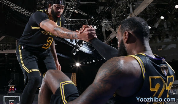 <a href=/lanqiusheji/lakers/ target=_blank class=infotextkey>湖人</a>再胜<a href=/lanqiusheji/heat/ target=_blank class=infotextkey>热火</a>大比分2-0领先