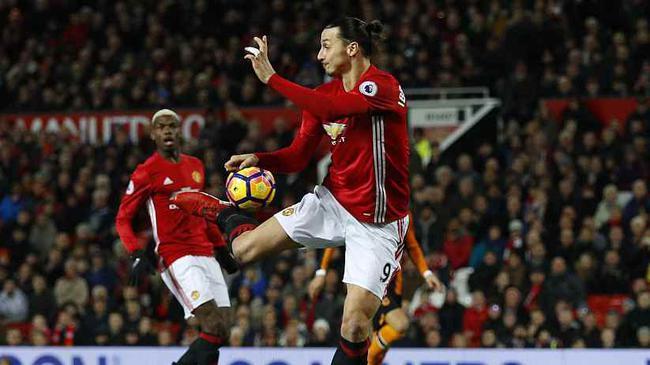 目前的伊布效力于<a href=/zuqiusheji/acmilan/ target=_blank class=infotextkey>AC米兰</a>，仍然是队内顶级前锋